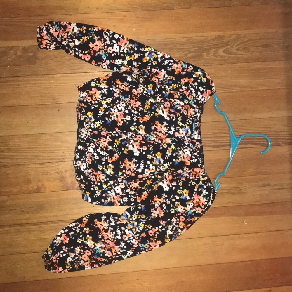 Long sleeve, flowy floral top